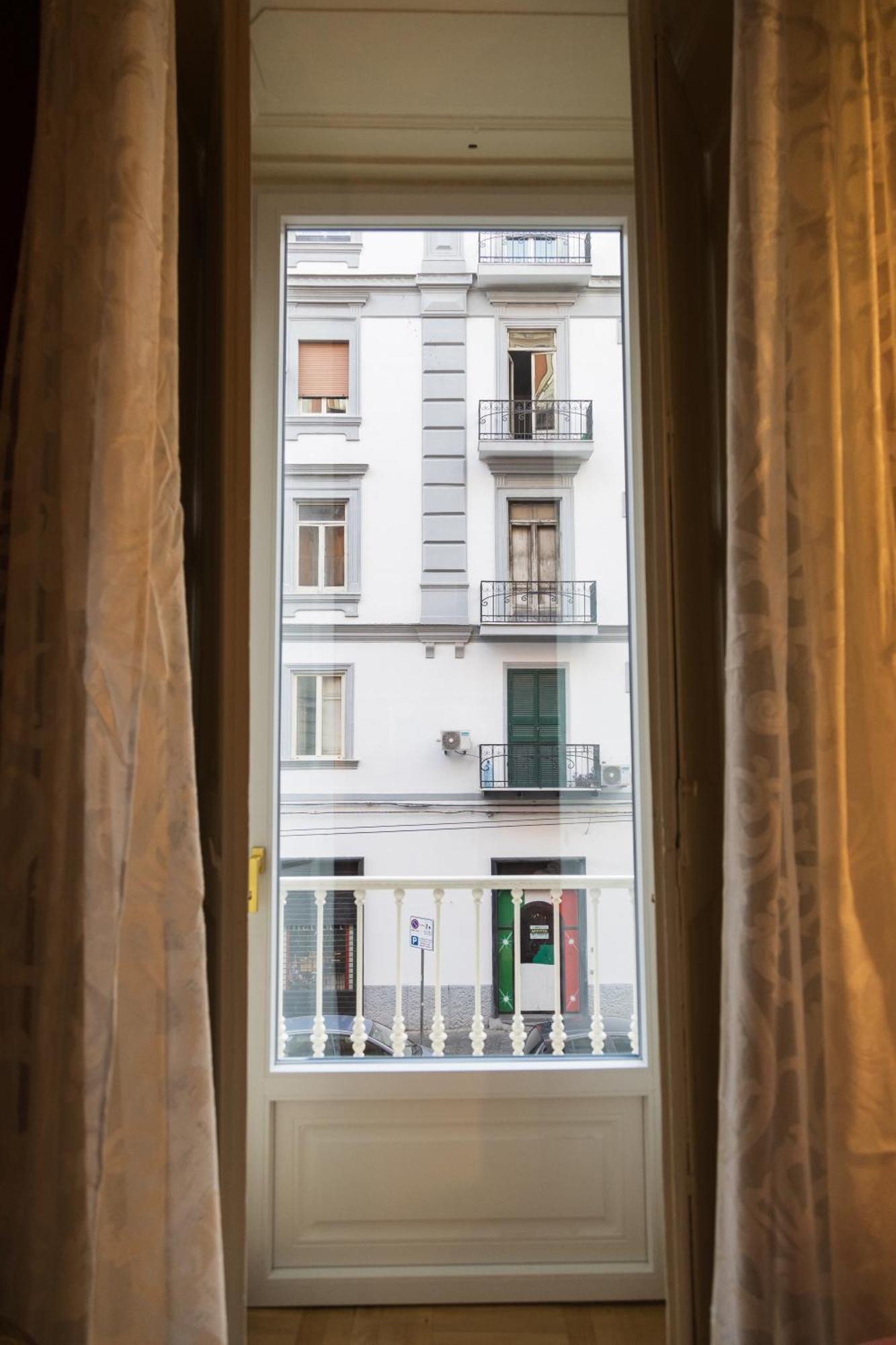 I Leoni Di Rosaroll Bed & Breakfast Naples Exterior photo