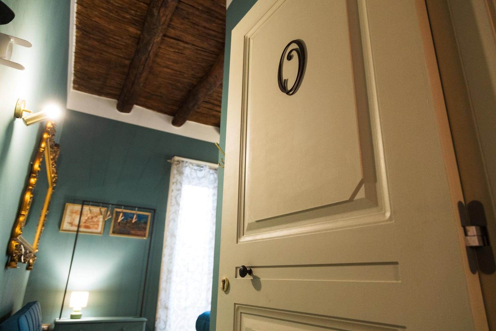 I Leoni Di Rosaroll Bed & Breakfast Naples Exterior photo